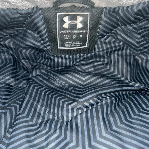 Under Armour Winter Jacket - Picture 3 of 3
